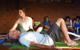 BackMitra-pillow-rounded-upper-back